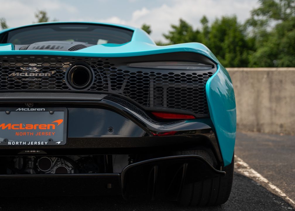 2025 McLaren Artura