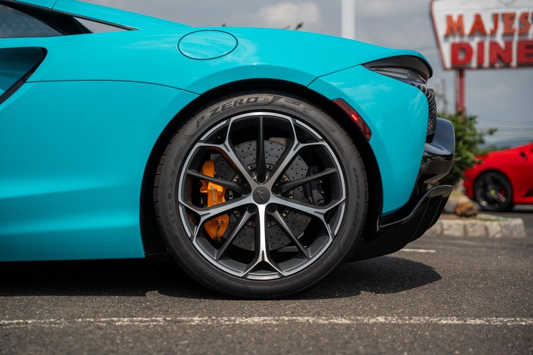 2025 McLaren Artura