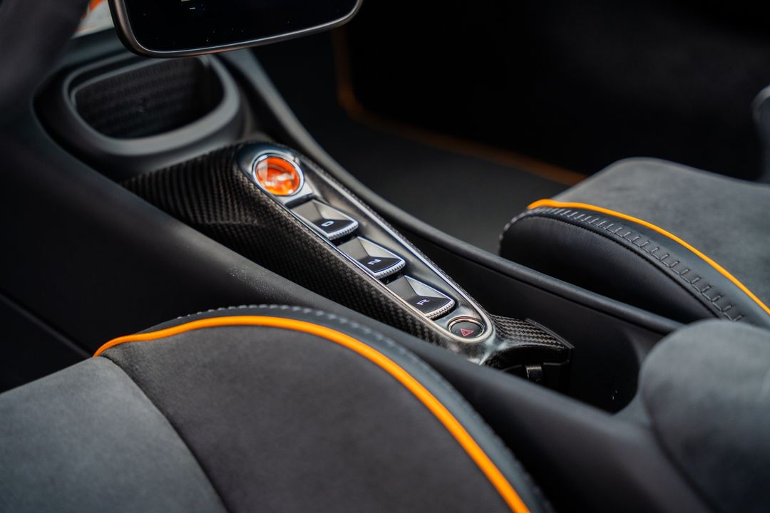 2025 McLaren Artura