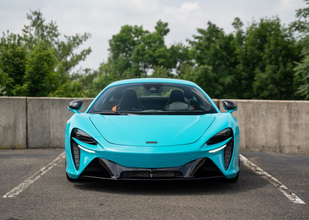 2025 McLaren Artura