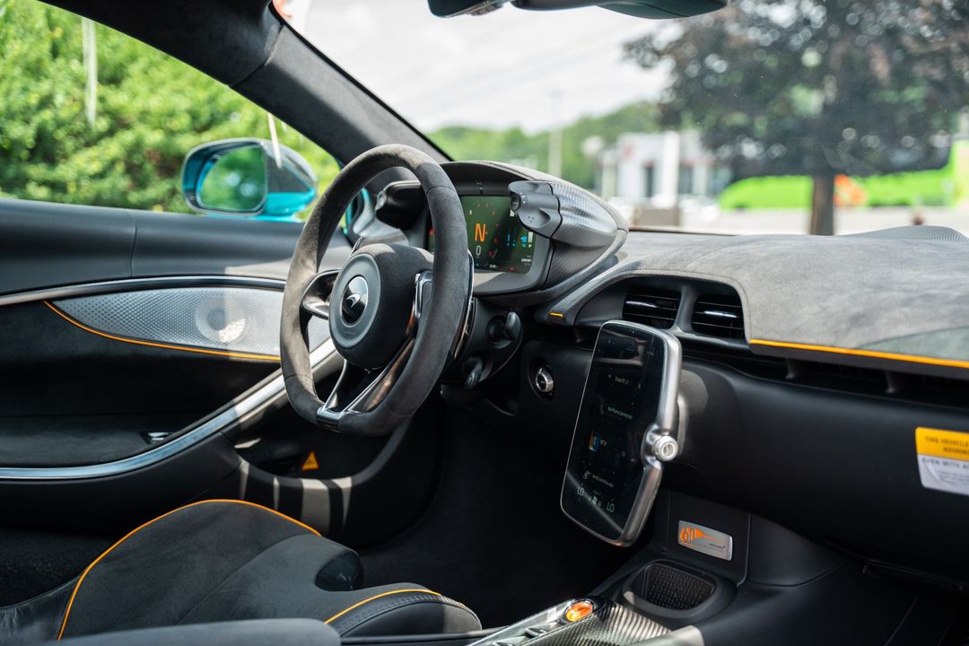2025 McLaren Artura
