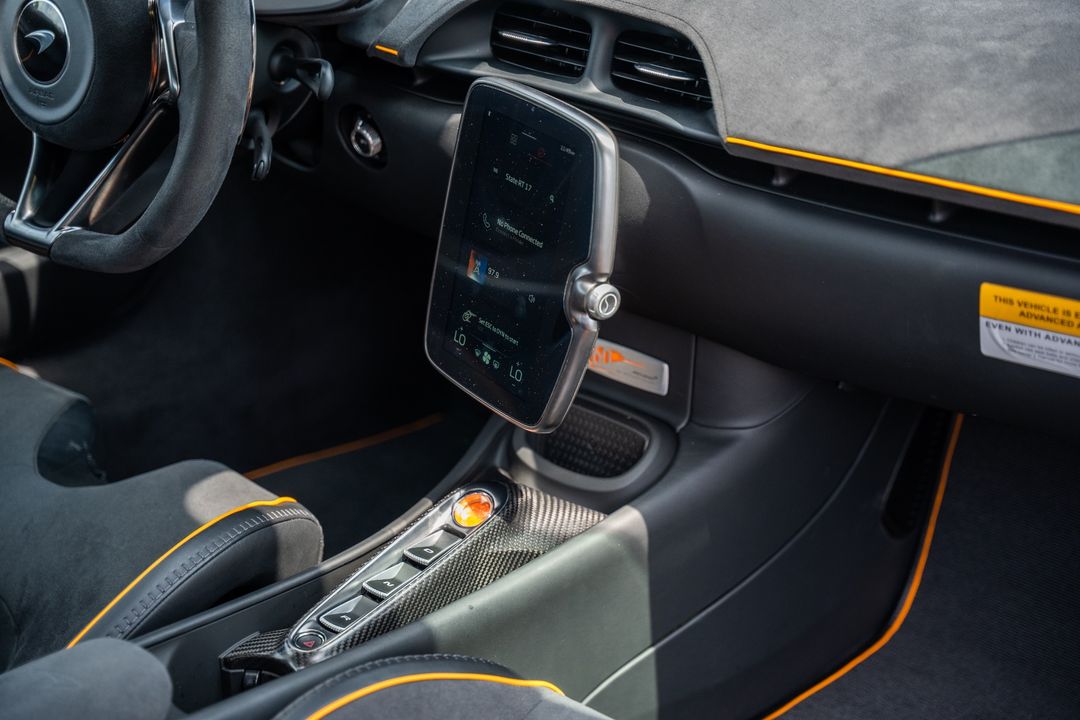 2025 McLaren Artura