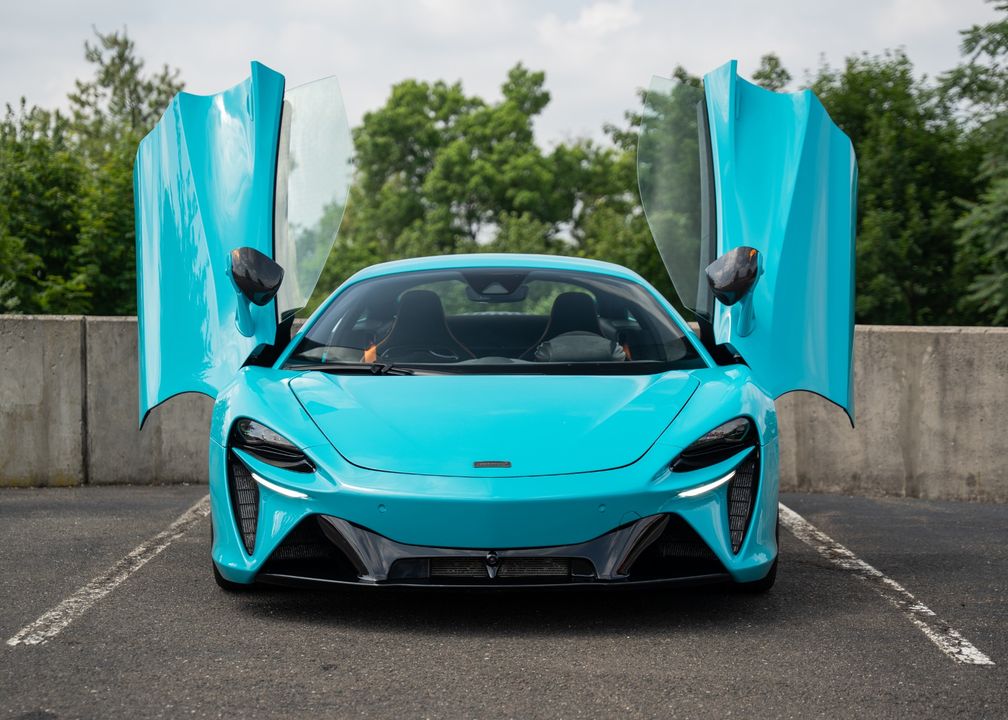 2025 McLaren Artura