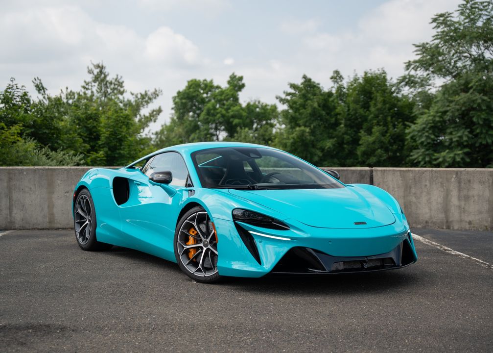 2025 McLaren Artura