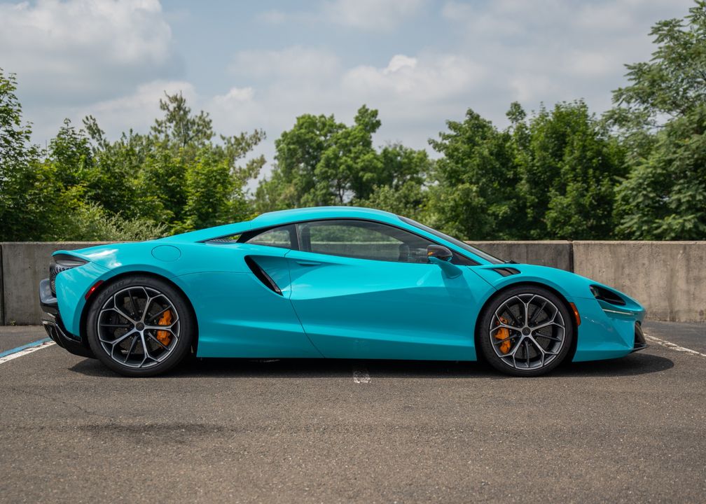 2025 McLaren Artura