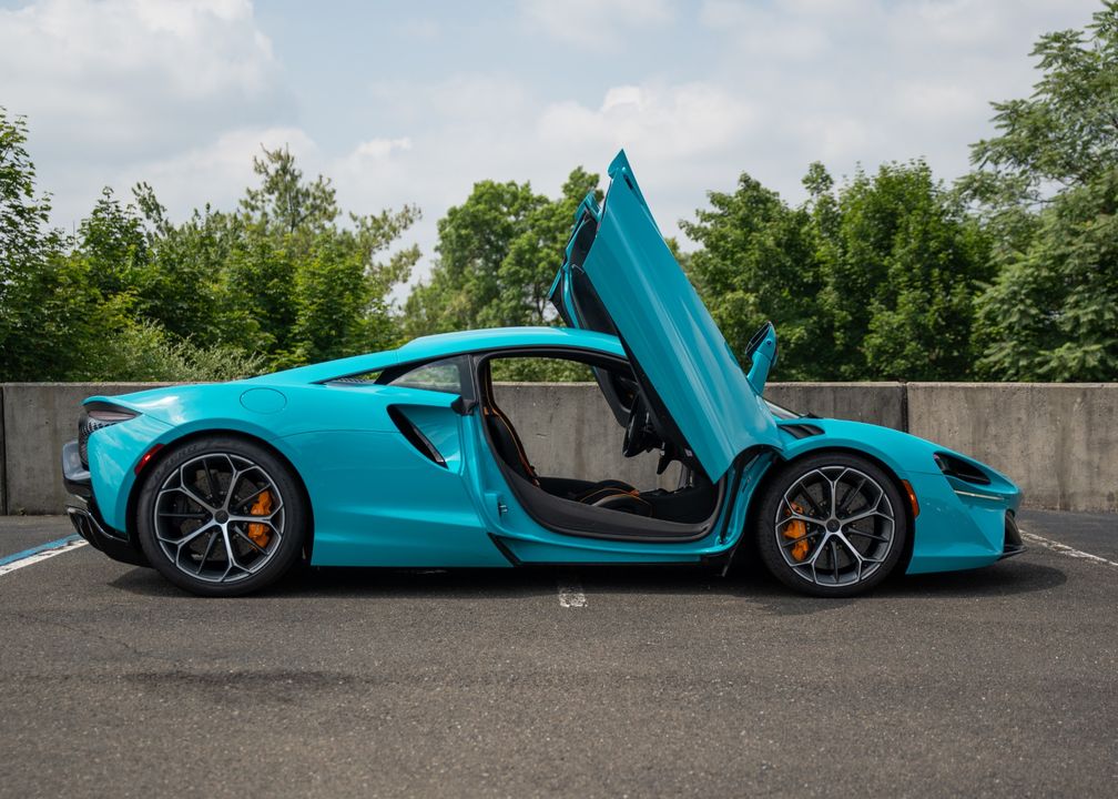 2025 McLaren Artura