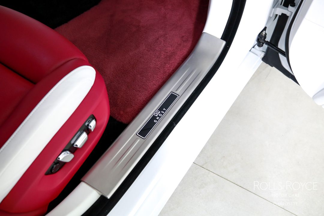 2024 Rolls-Royce Black Badge Ghost