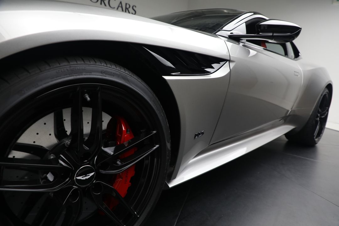 2023 Aston Martin DBS
