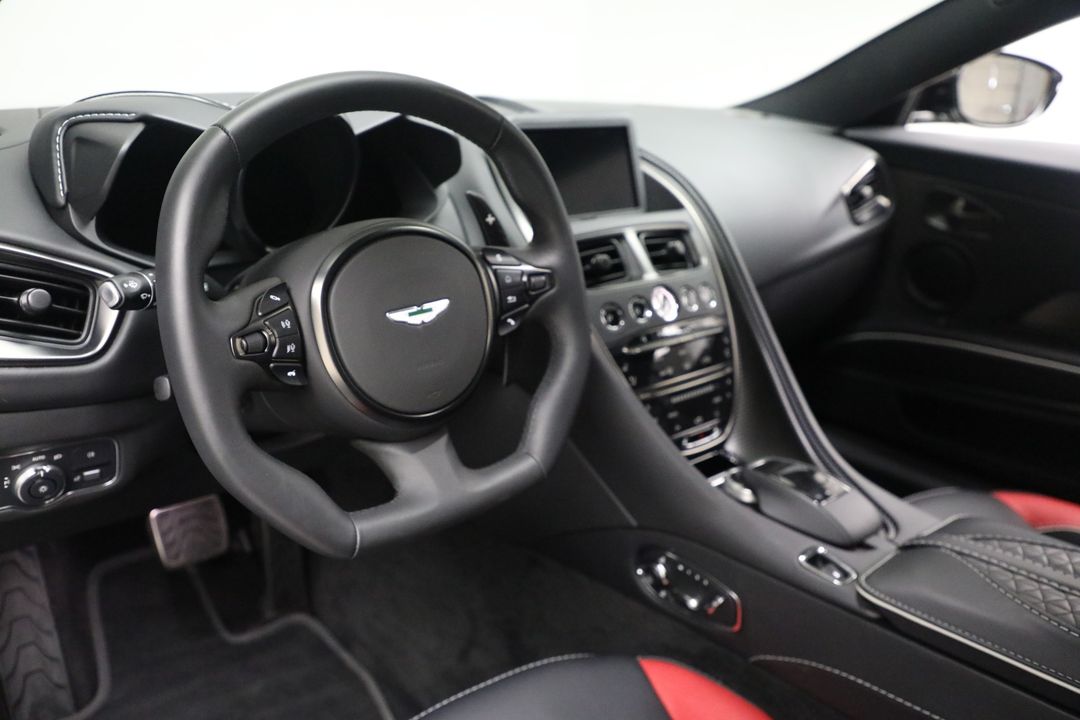 2023 Aston Martin DBS