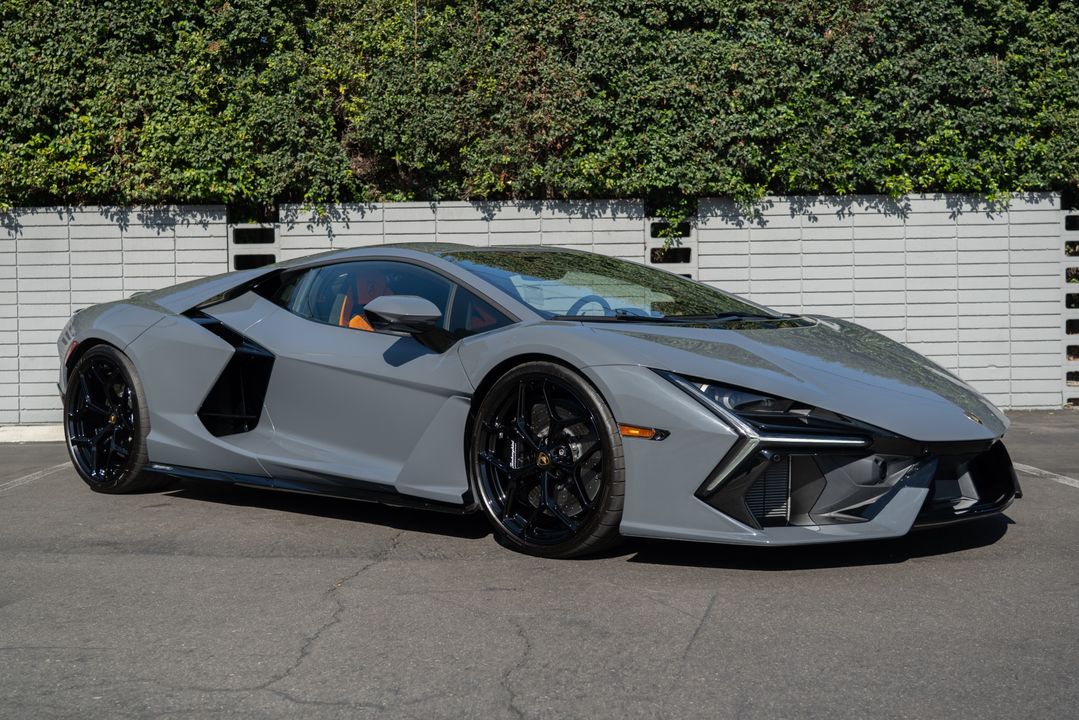 2024 Lamborghini Revuelto