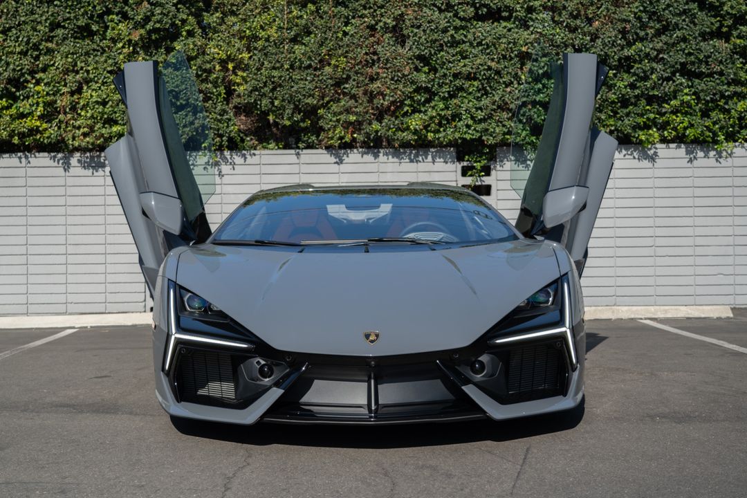 2024 Lamborghini Revuelto