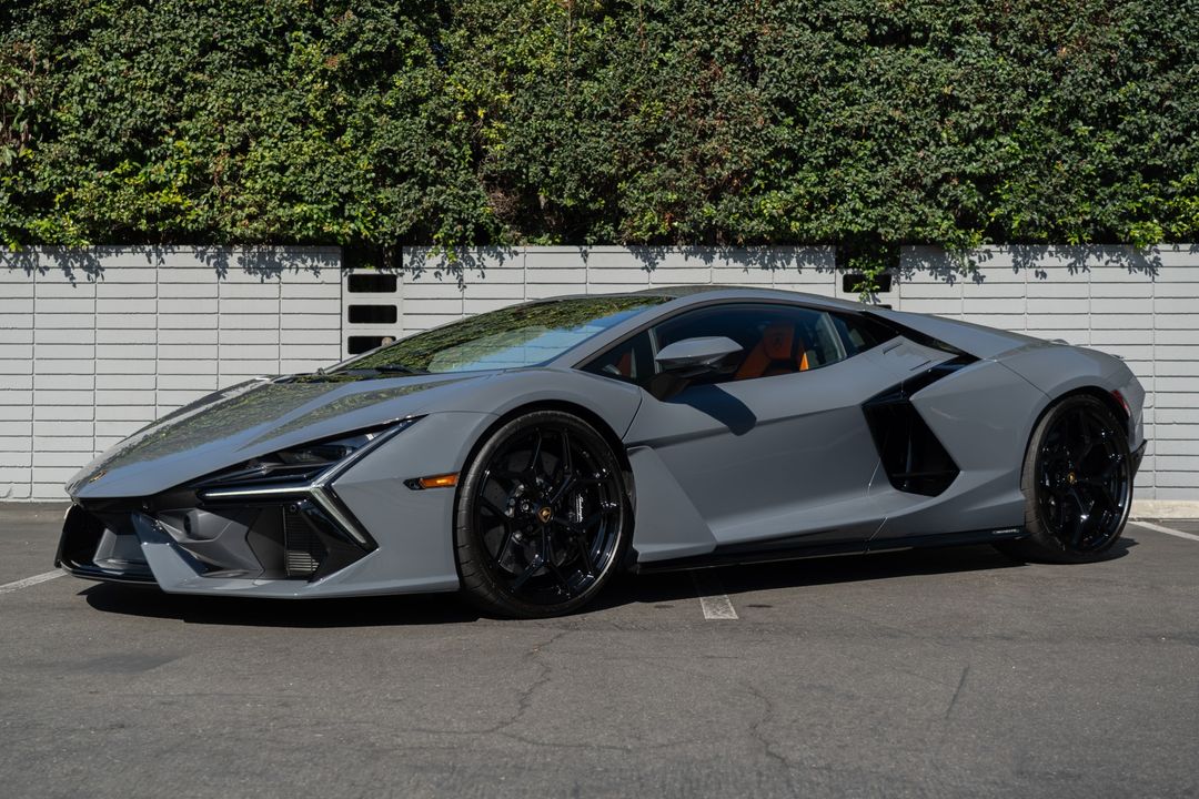 2024 Lamborghini Revuelto