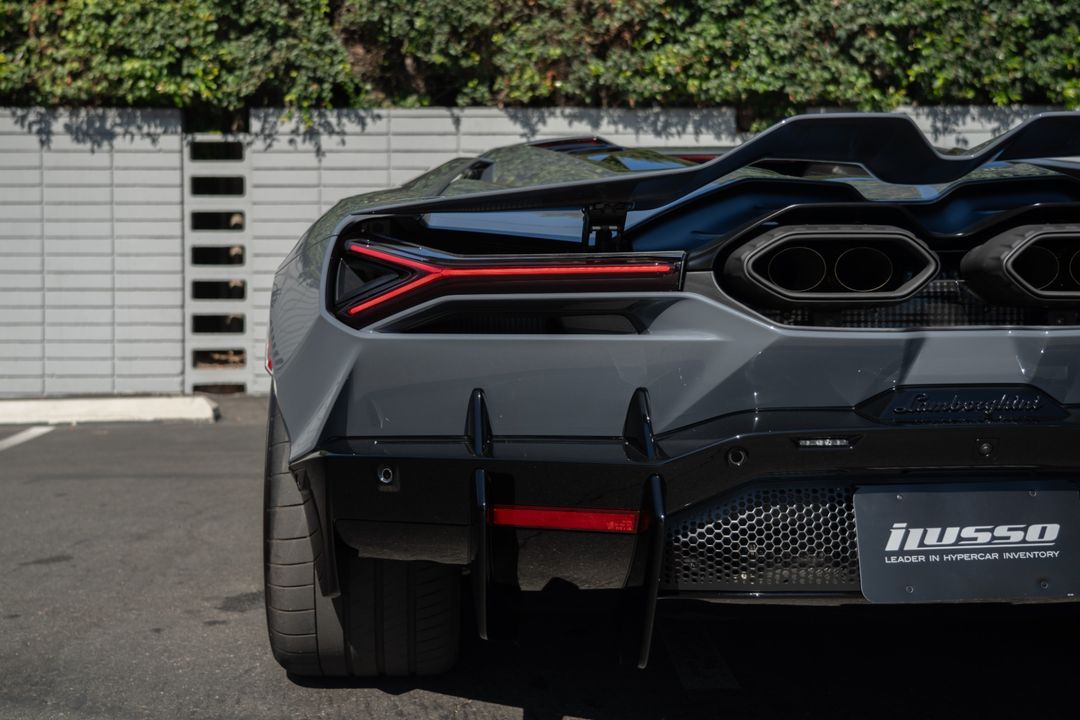 2024 Lamborghini Revuelto