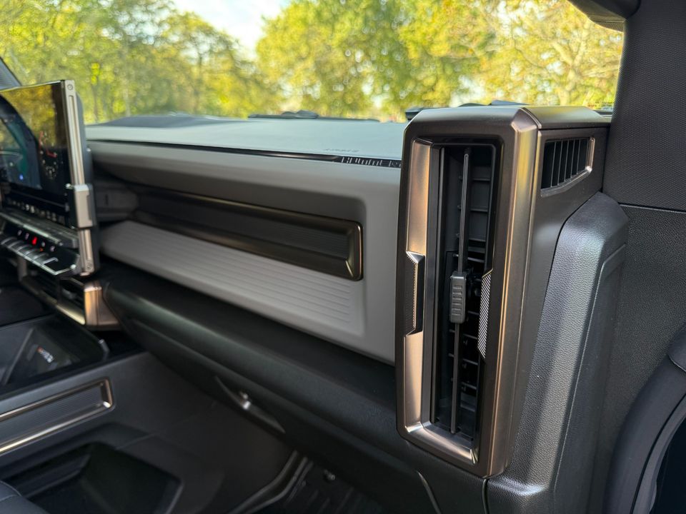 2025 GMC HUMMER EV