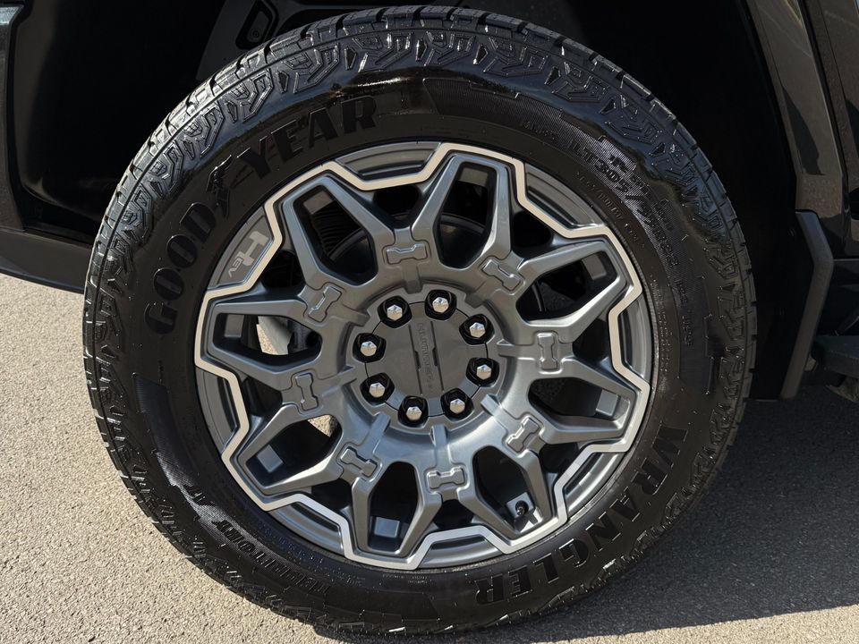 2025 GMC HUMMER EV