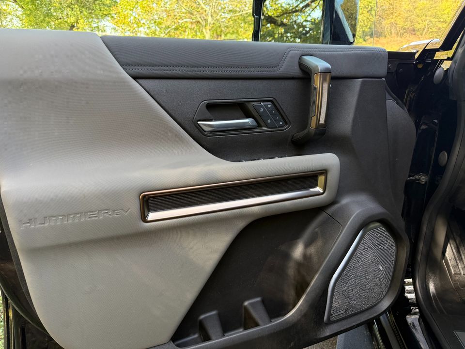 2025 GMC HUMMER EV