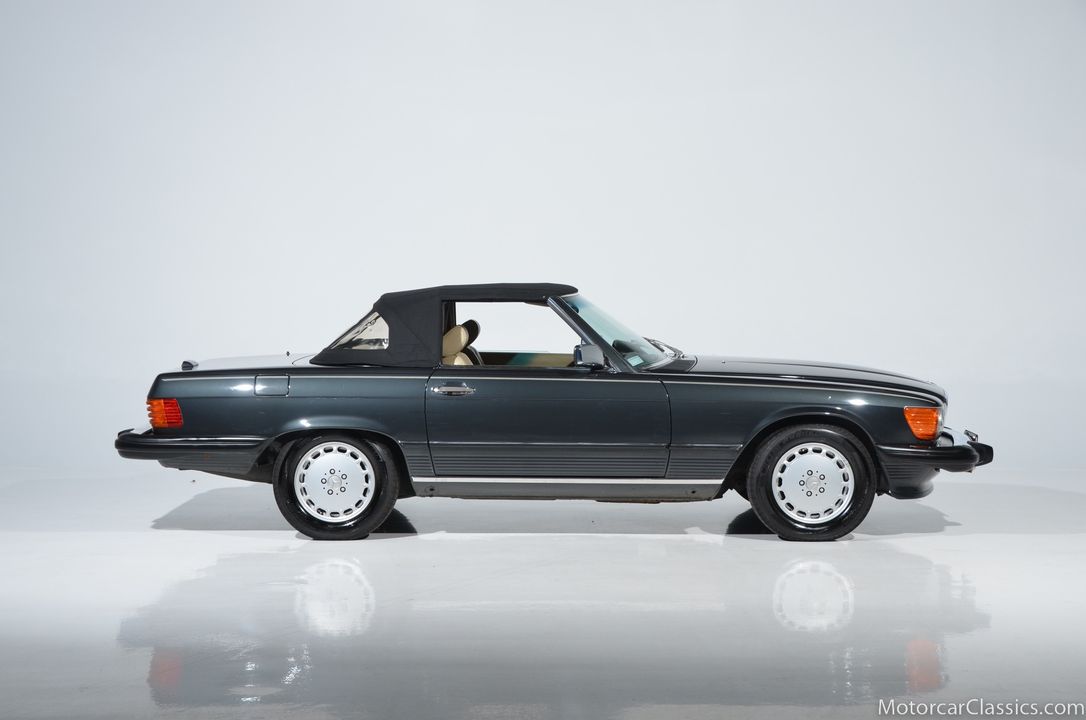 1989 Mercedes-Benz 560-Class