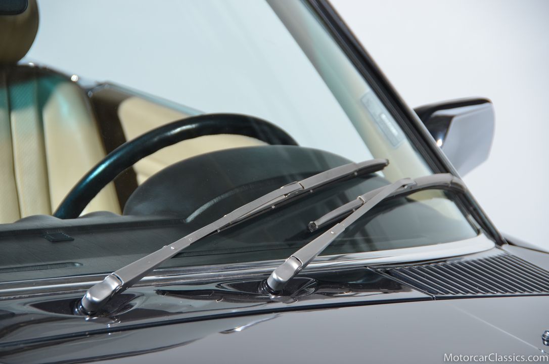 1989 Mercedes-Benz 560-Class