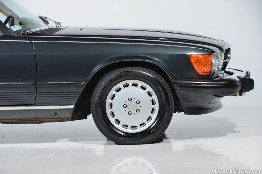 1989 Mercedes-Benz 560-Class