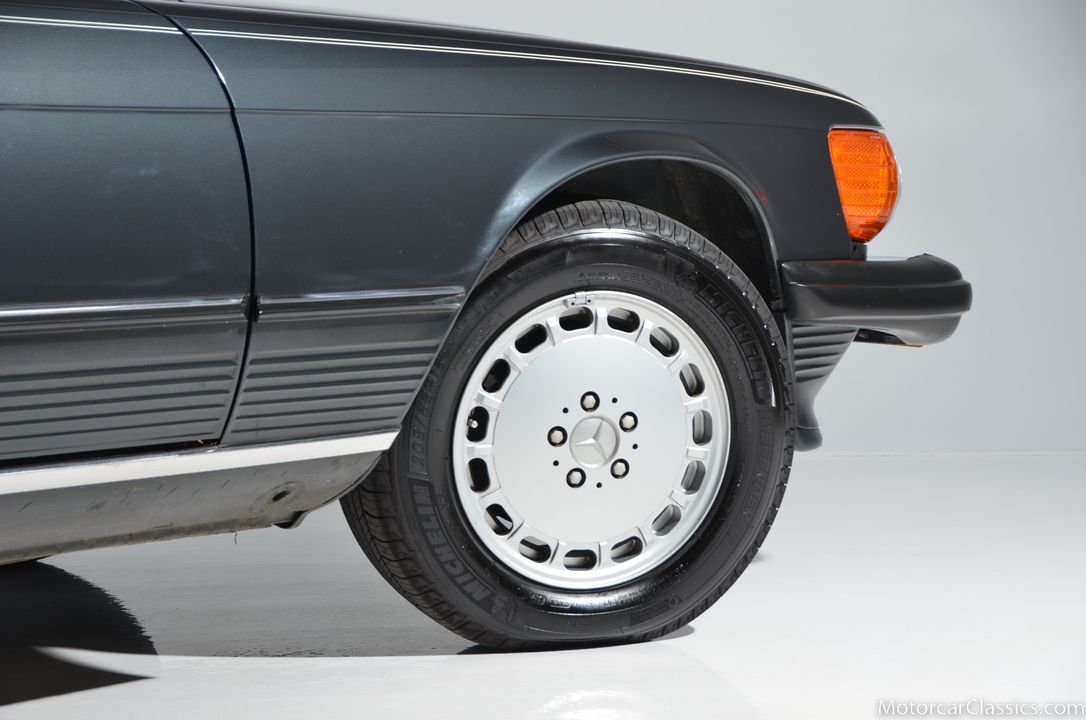 1989 Mercedes-Benz 560-Class