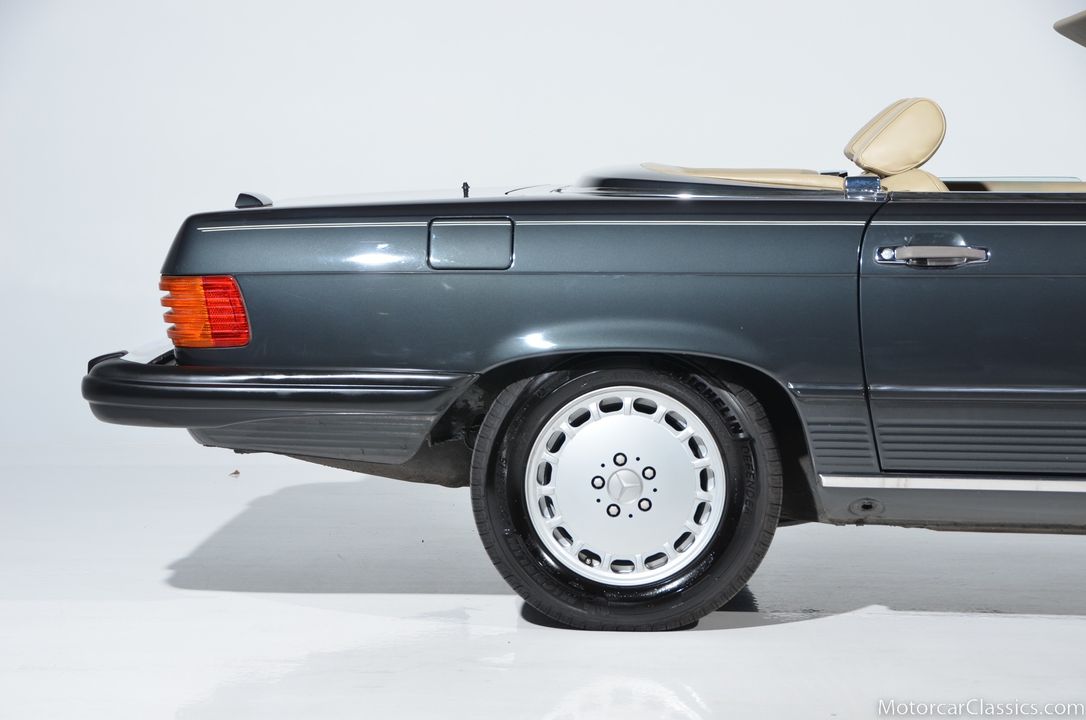 1989 Mercedes-Benz 560-Class