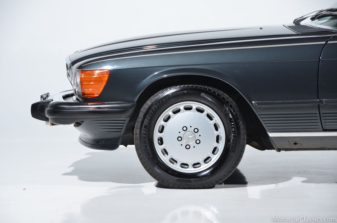 1989 Mercedes-Benz 560-Class