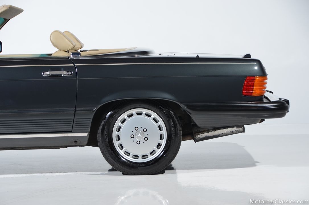 1989 Mercedes-Benz 560-Class