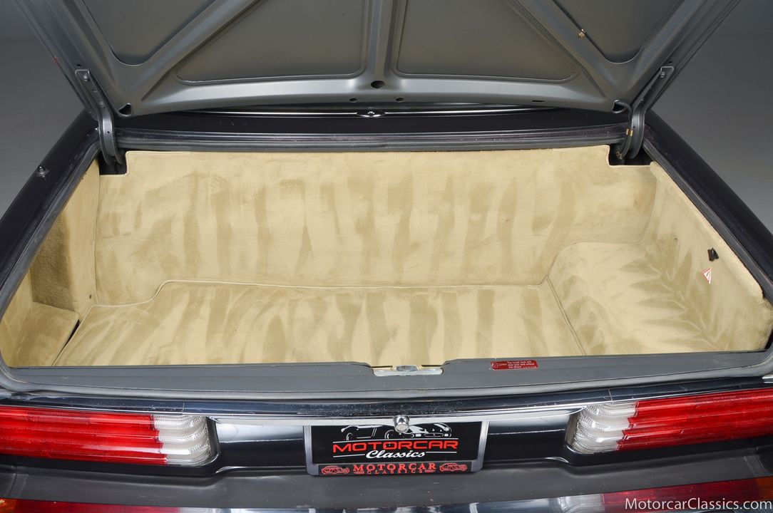 1989 Mercedes-Benz 560-Class