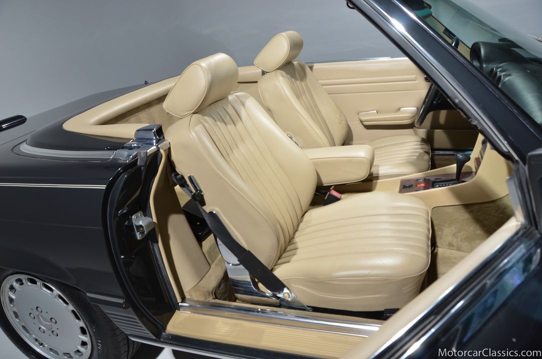 1989 Mercedes-Benz 560-Class