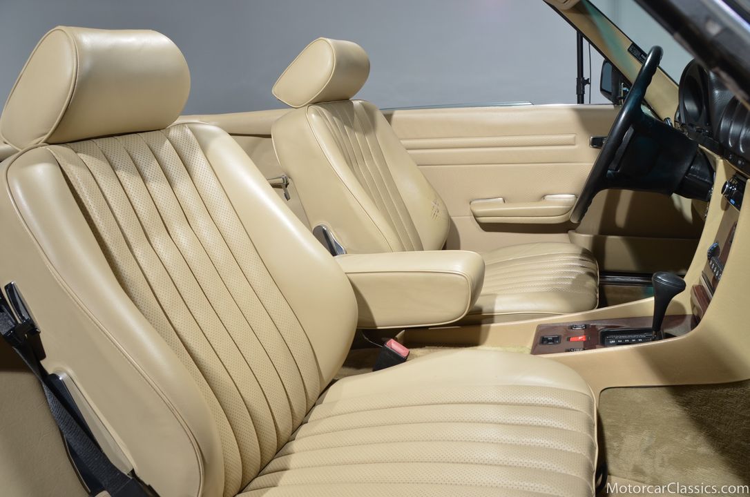 1989 Mercedes-Benz 560-Class