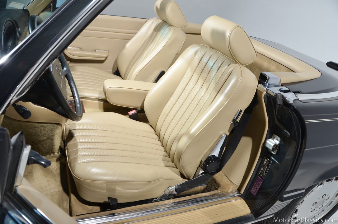 1989 Mercedes-Benz 560-Class