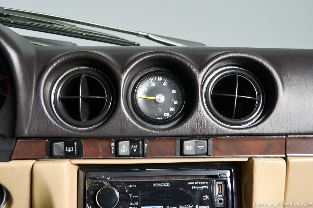 1989 Mercedes-Benz 560-Class