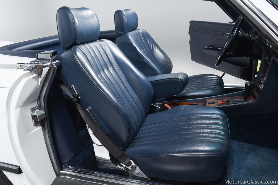 1986 Mercedes-Benz 560-Class