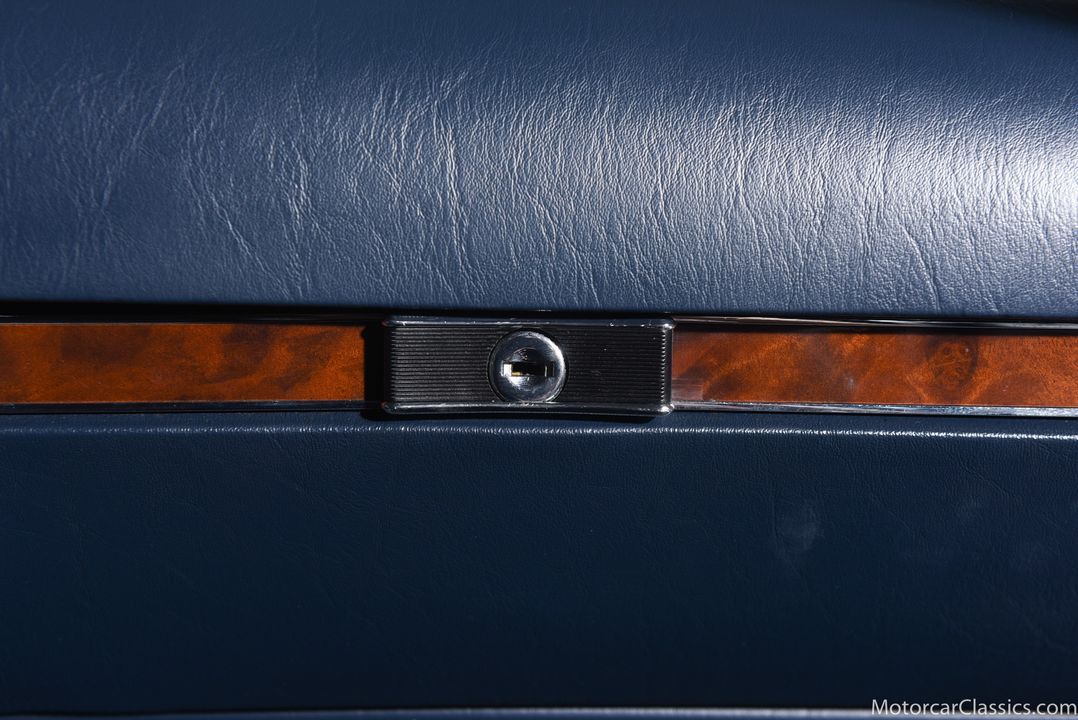 1986 Mercedes-Benz 560-Class