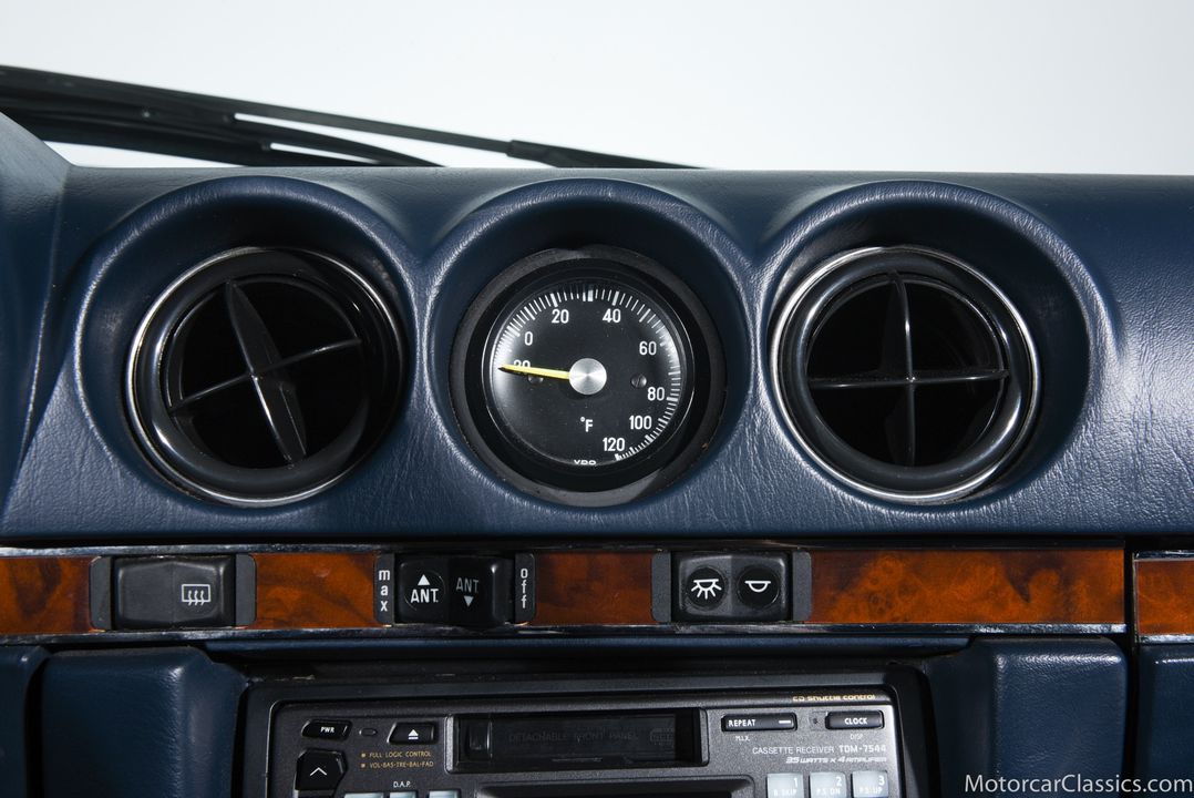 1986 Mercedes-Benz 560-Class