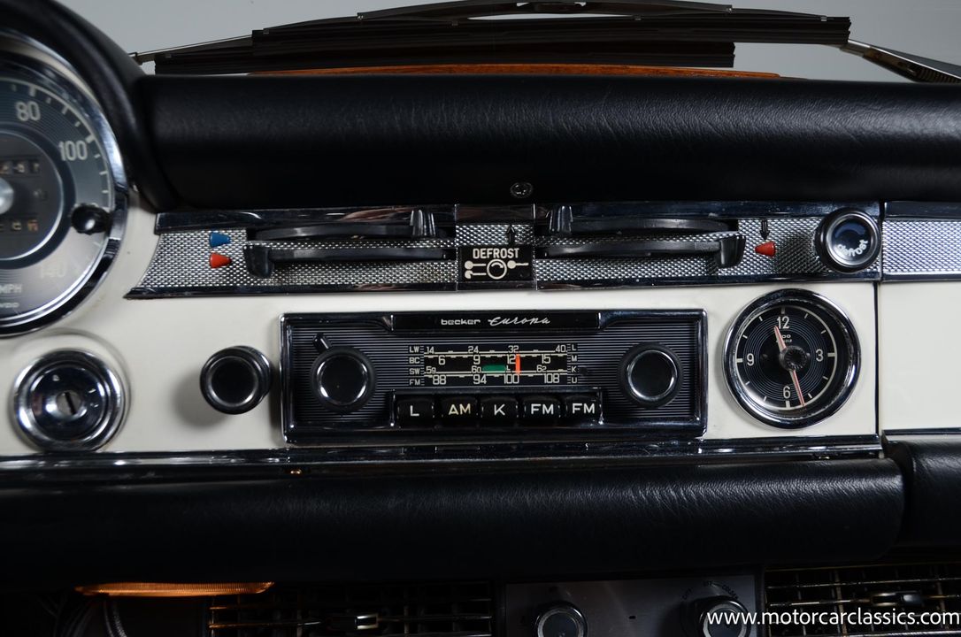 1970 Mercedes-Benz 280-Class