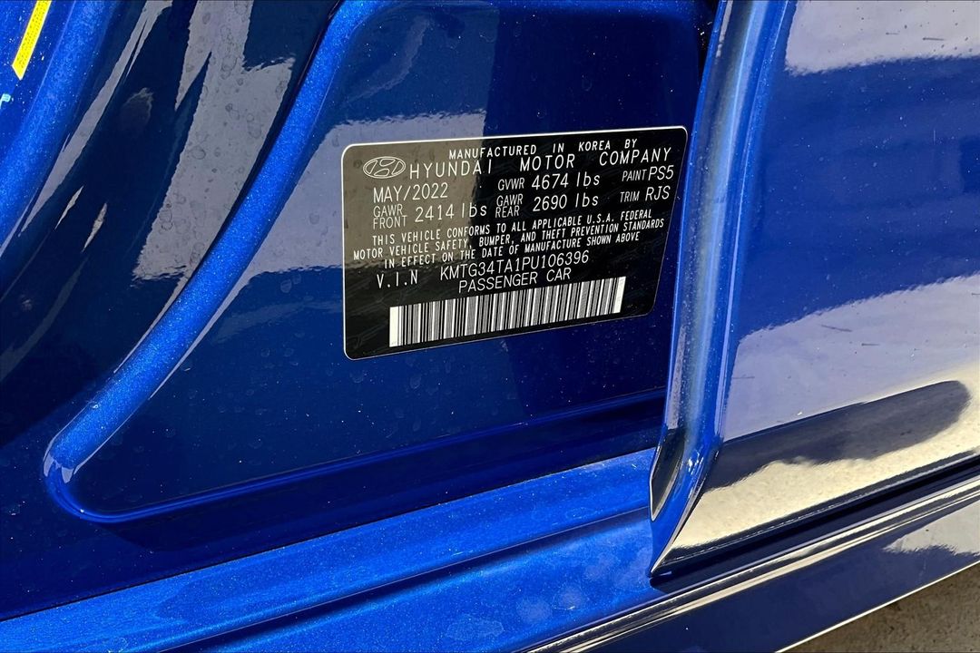 2023 Genesis G70