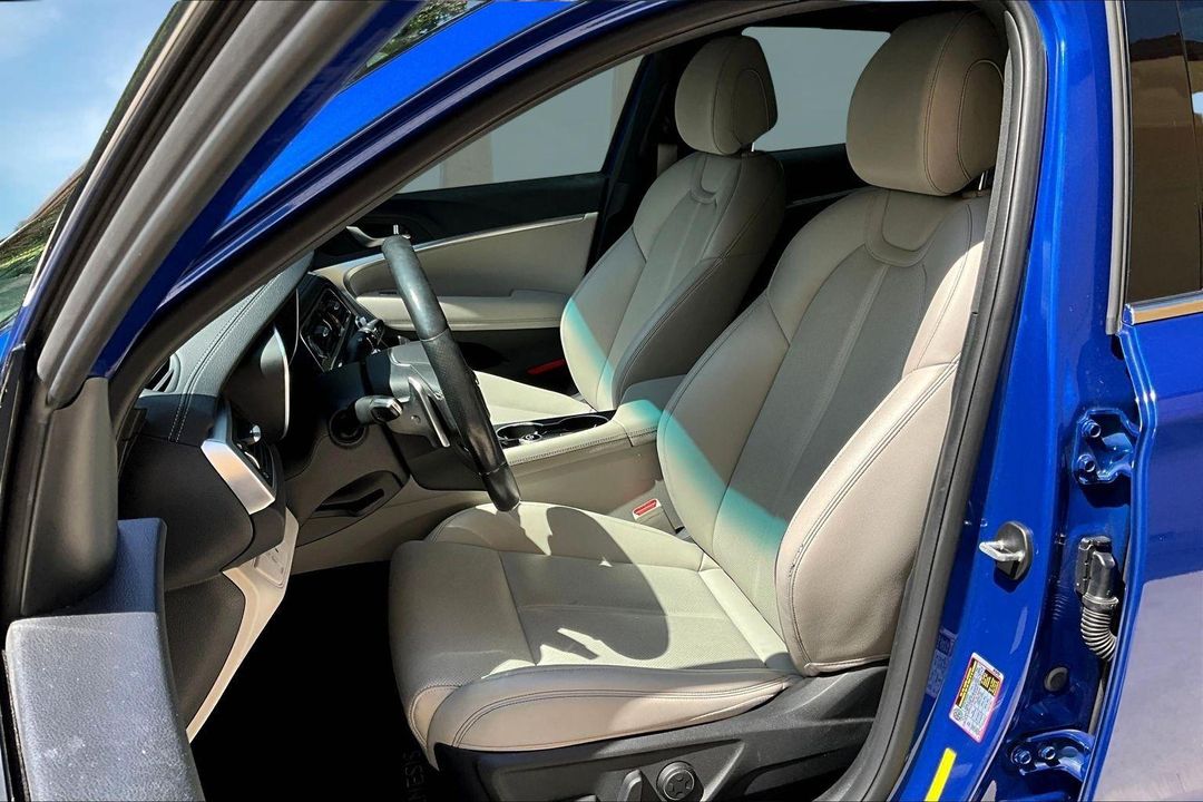 2023 Genesis G70