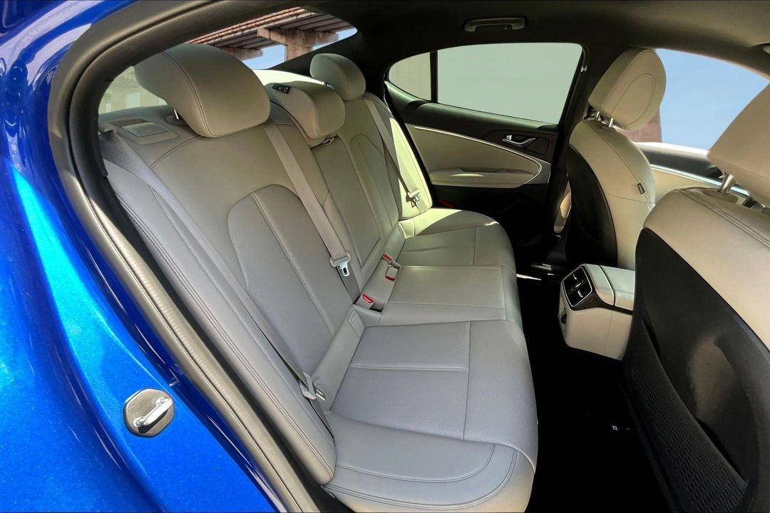 2023 Genesis G70