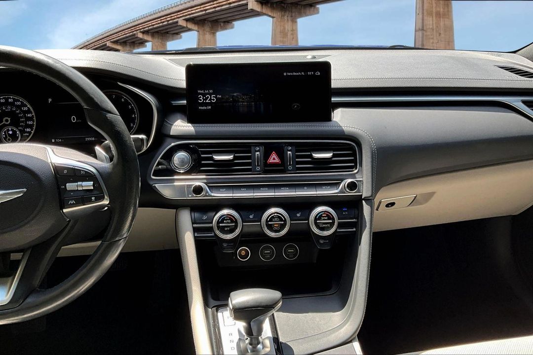 2023 Genesis G70