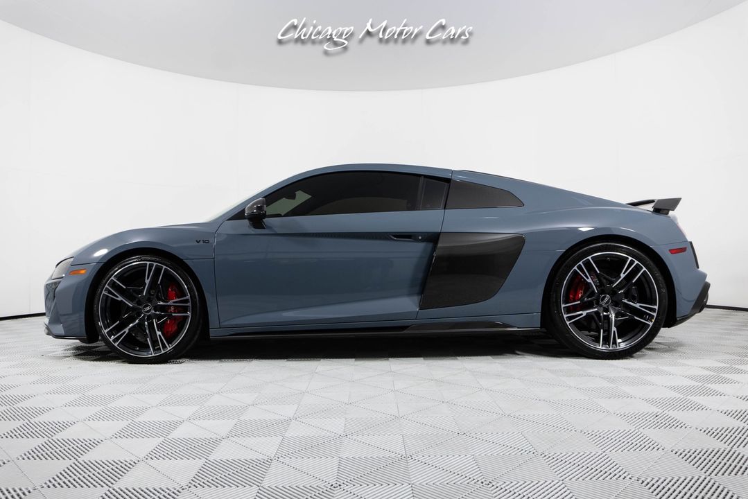 2023 Audi R8 V10 Performance