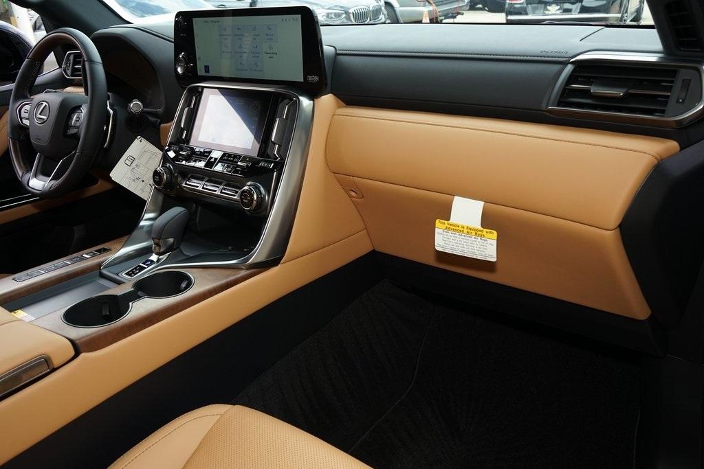 2025 Lexus LX 700H