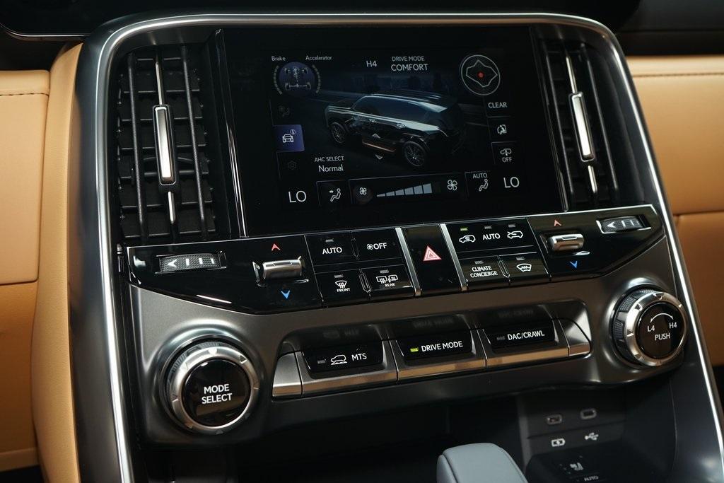 2025 Lexus LX 700H