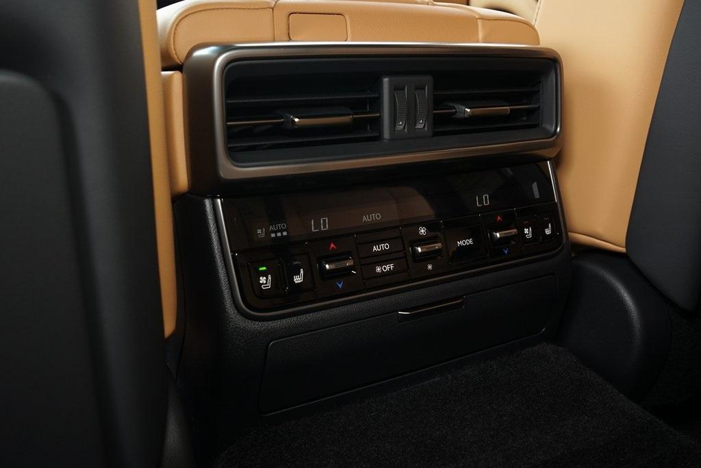 2025 Lexus LX 700H