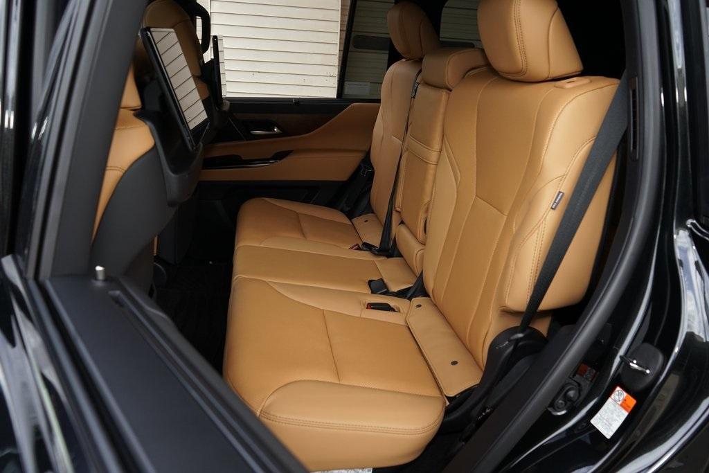 2025 Lexus LX 700H