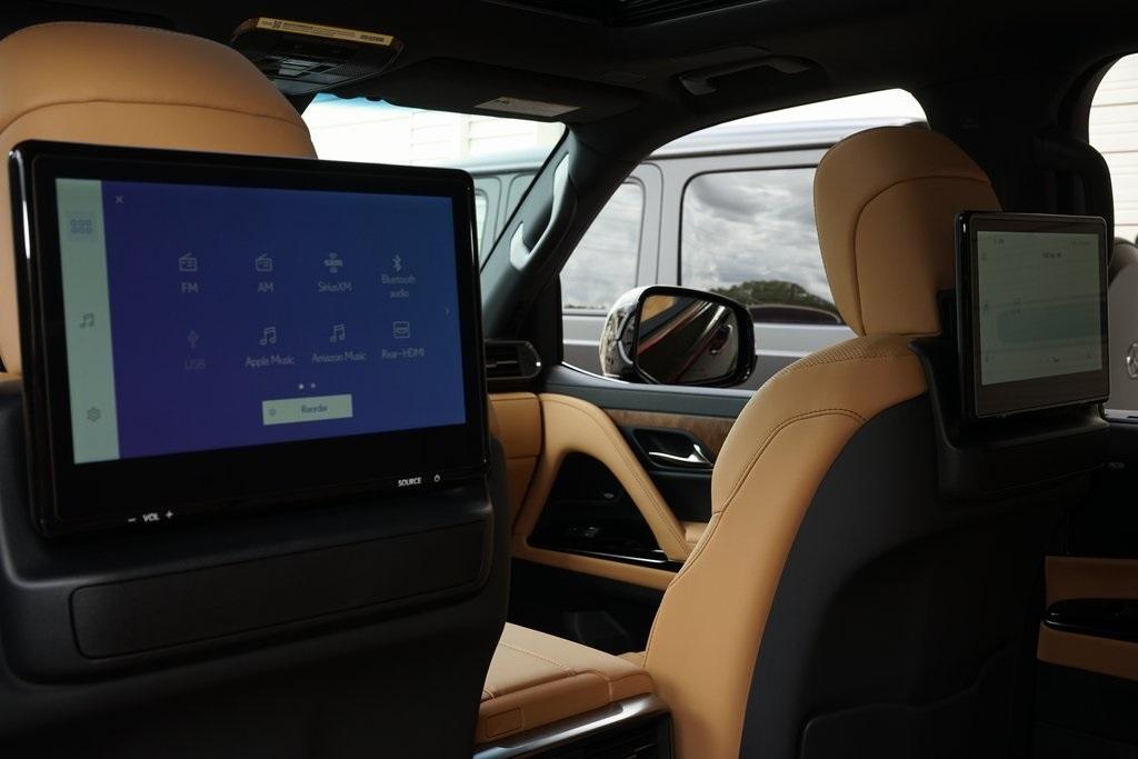 2025 Lexus LX 700H