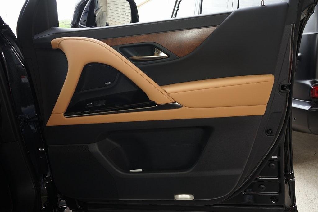 2025 Lexus LX 700H