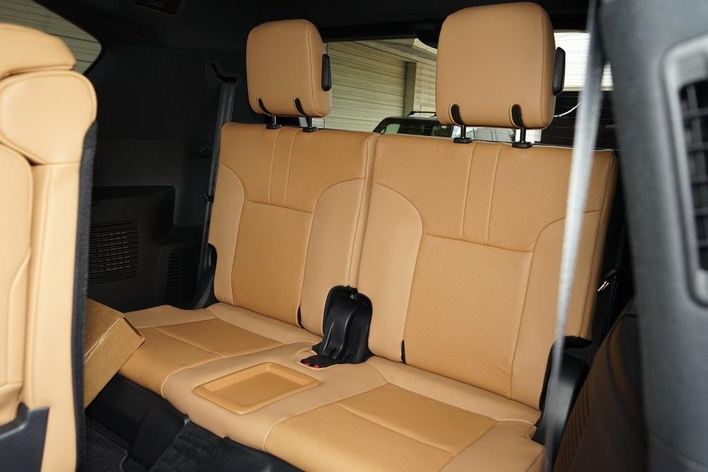 2025 Lexus LX 700H
