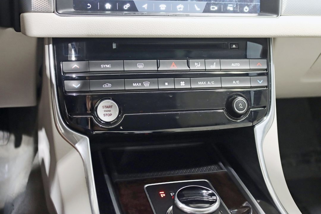 2018 Jaguar XF