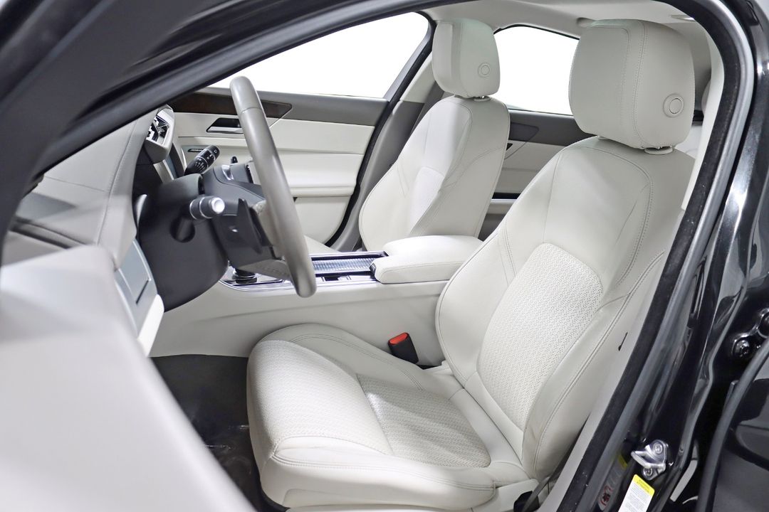 2018 Jaguar XF